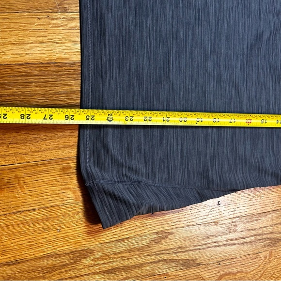 Athleta Gray Short Sleeve Tee Breezy T Shirt Womens Sz S Yoga Workout Gym Active - Picture 6 of 7